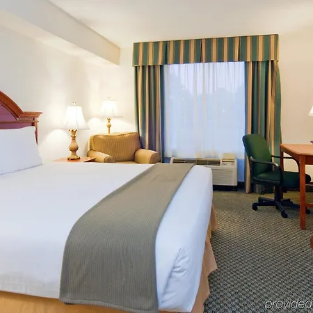 Holiday Inn Express Hotel & Suites Emporia By Ihg Chambre photo
