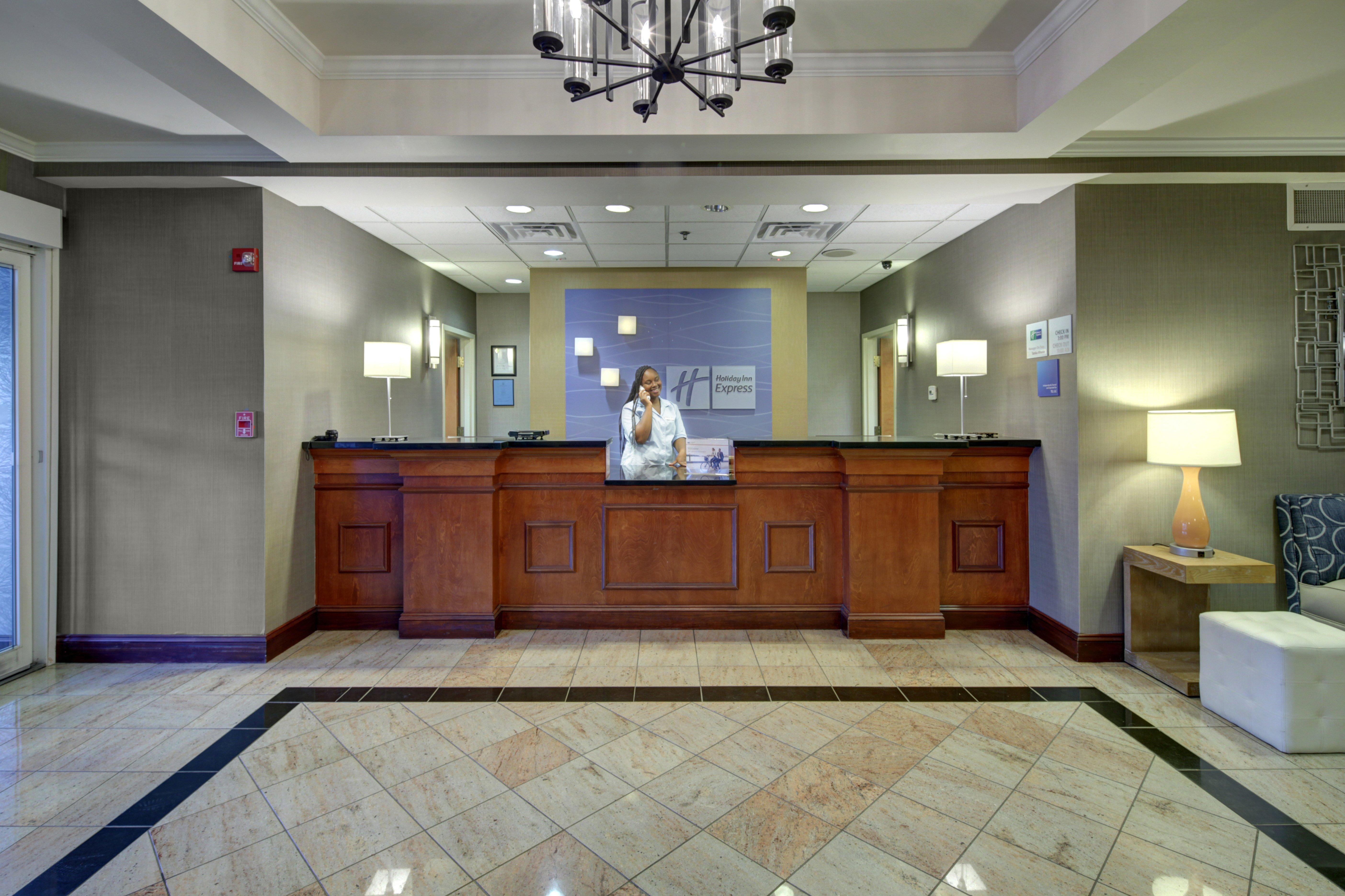 Hotel Holiday Express & By Ihg