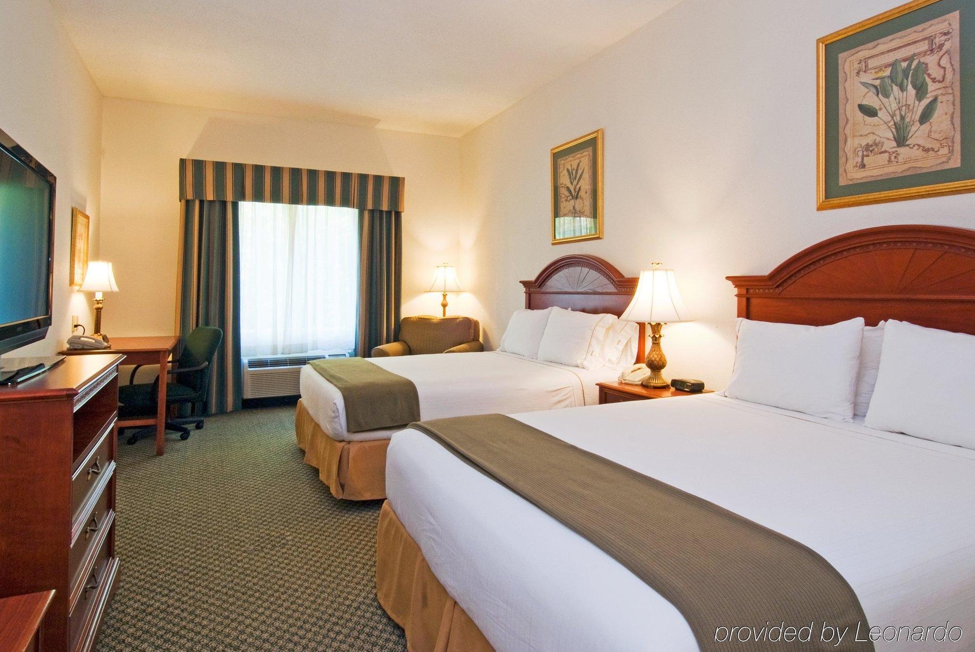 Hotel Holiday Express & By Ihg Emporia